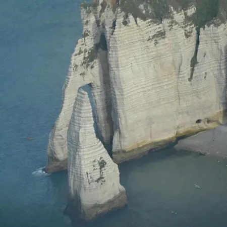 Nyaraló In Normandy Near The Sea *
